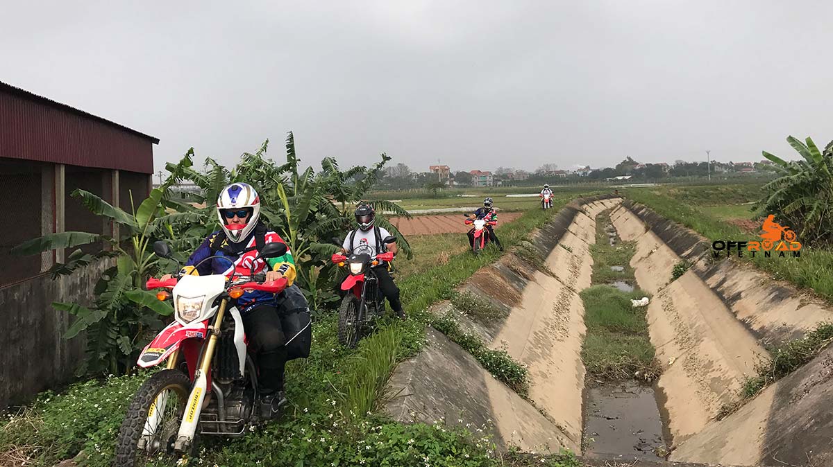 One Day Tour Around Hanoi Motorbiking