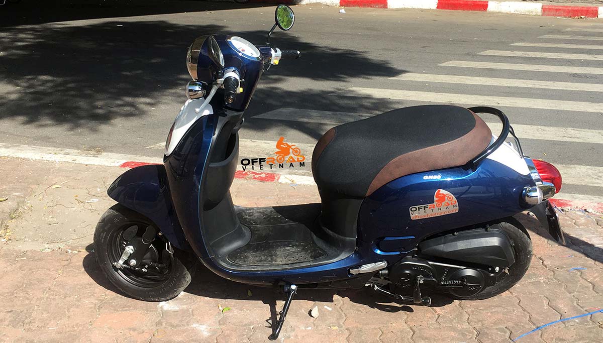 Small scooters for rent in Hanoi, GN50 50cc fully automatic.