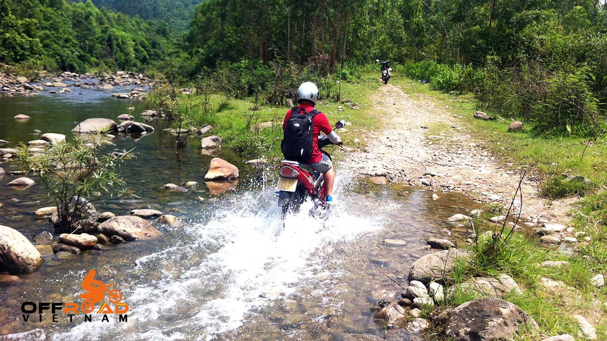 Vietnam Off-road Motorbike Tours - Easy Scooter Tours by step-through moped scooter 110cc