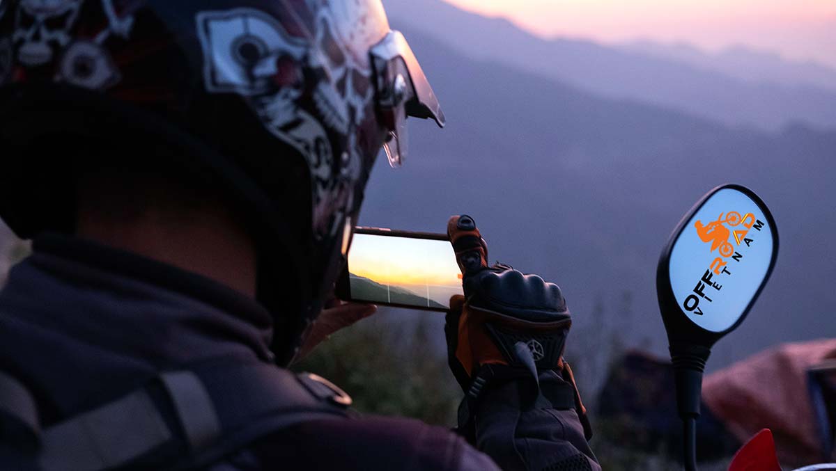 Central North Vietnam trail road motorcycle tours in 7 days. 7 Days Central North Vietnam